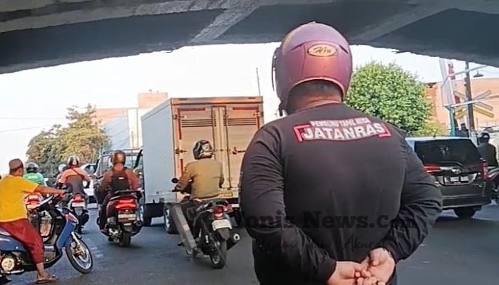 Kemacetan Parah di Jalan Ngaglik Surabaya: Warga Soroti Minimnya Kehadiran Polisi Lalu Lintas