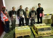 Karantina Bali Pastikan Perkici Dada Merah Hasil Repatriasi dari Inggris dalam Kondisi Sehat dan Aktif