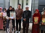 Bupati Subandi Serahkan Santunan Senilai 10 Juta Untuk Korban Tragedi Pondok Al Khoziny Buduran