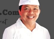 Pesan Spiritualitas Gubernur Koster di Hari Manis Kuningan Mengalunkan Makna Keikhlasan