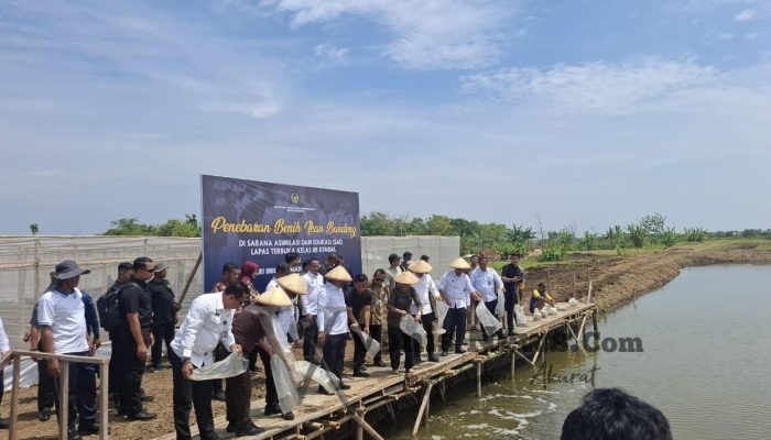 Kalapas Tegal Hadiri Kegiatan Menteri Imipas Tebar Benih Ikan di Kendal