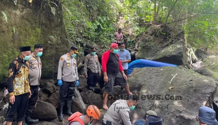 Lima Hari Hilang, Jasad Ponirin Akhirnya Ditemukan di Sungai Badeng Kapolresta Banyuwangi Pimpin Langsung Evakuasi