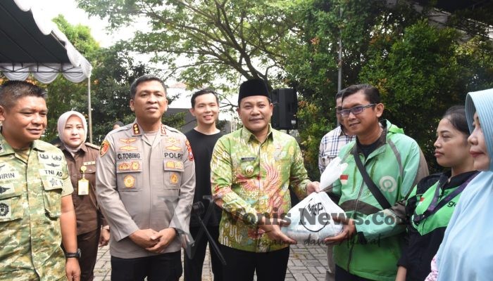 Forkopimda Sidoarjo Bersama Yayasan Mawar Sharon Peduli Gelar Bakti Sosial