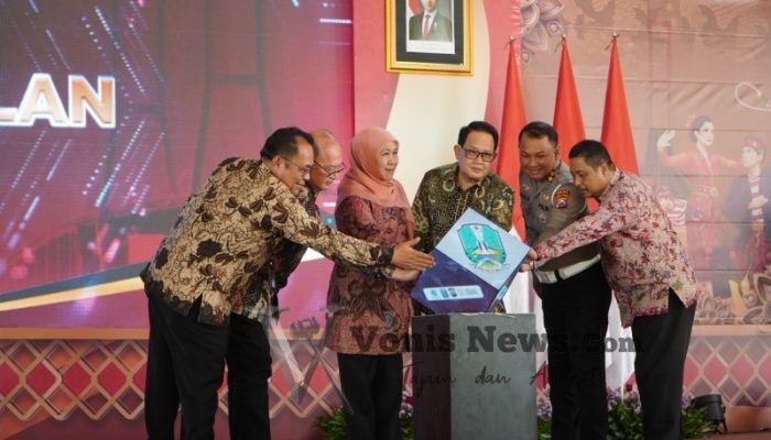 Peresmian Kantor Besama Samsat Bangkalan, Gubernur Khofifah Luncurkan 15 Unit Samsat Keliling