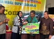 Wabup Sidoarjo Serahkan Bantuan Alsintan kepada Petani Desa Tarik