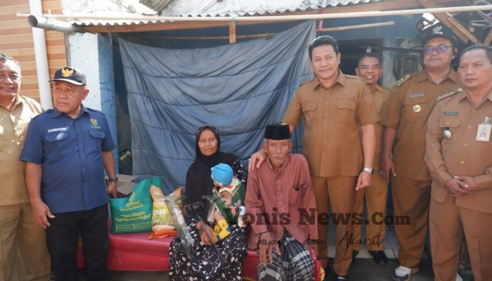 Pemkab Sidoarjo Segera Renovasi Rumah Kakek Pencari Rongsokan