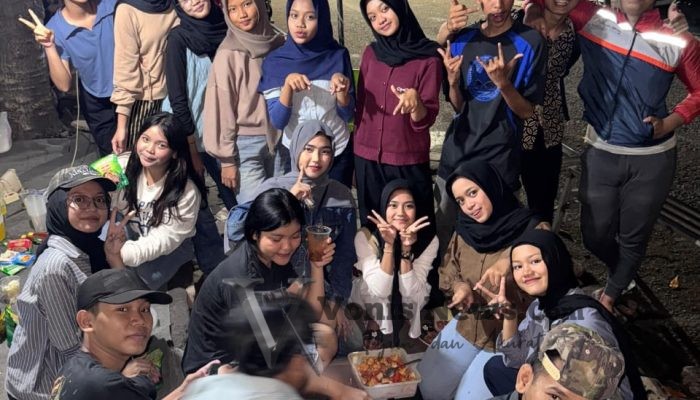 Tasyakuran Sambut Tahun Baru 2026, Kelas XI IPS 5 SMAN 4 Surabaya Pererat Kebersamaan dan Rayakan Ultah Aida Fitria