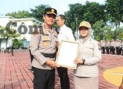 Kapolres Gresik Beri Penghargaan, Dedikasi Polisi dan Warga Jadi Teladan