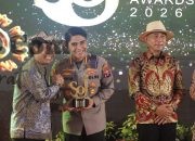 Kapolresta Banyuwangi Terima Sun Rise of Java Award 2026 dari Jawa Pos Radar Banyuwangi