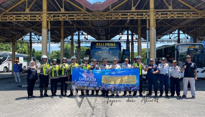 Operasi Keselamatan Semeru 2026, Satlantas Polres Gresik Gelar Ramp Check Bus di Terminal Bunder