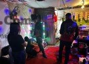 Polres Gresik Sikat Peredaran Miras di Menganti, Puluhan Botol Diamankan dari Warung Karaoke