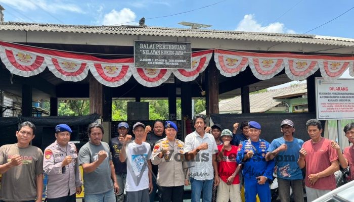 Sambang Nelayan, Satpolairud Polres Gresik Perkuat Sinergi Jaga Laut