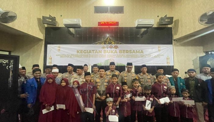 Merajut Kebersamaan di Bulan Ramadan, Polres Pelabuhan Tanjung Perak Buka Bersama Insan Pers dan Santuni Anak Yatim