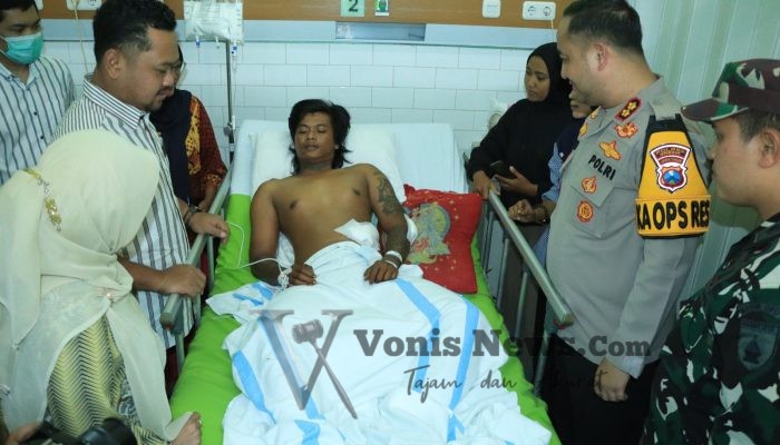 Forkopimda Gresik Besuk Korban Luka di RSUD Ibnu Sina, Tegaskan Komitmen Jaga Kondusivitas Kamtibmas
