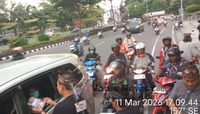 MAKI Jatim Bagikan 250 Paket Takjil di Bundaran Waru pada Hari ke-21 Ramadan