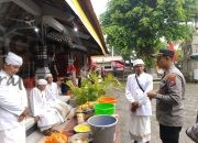 Pengamanan Humanis Polisi Warnai Pawai Ogoh-Ogoh di Menganti, Ribuan Warga Antusias