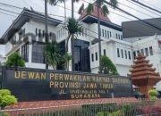 4f4c4b62e5adc71695970eacaf412f5d0755b0357543c9f19d75c01e0e76afd9.0