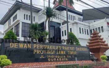 4f4c4b62e5adc71695970eacaf412f5d0755b0357543c9f19d75c01e0e76afd9.0