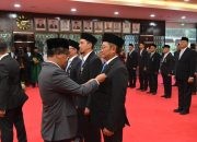 Momen Hari Buruh, 8 Insan PLN Terima Tanda Kehormatan dari Presiden RI
