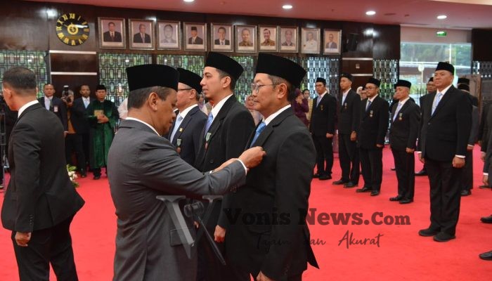 Momen Hari Buruh, 8 Insan PLN Terima Tanda Kehormatan dari Presiden RI