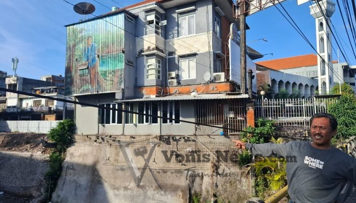 Disinyalir Ada Permainan Izin, Bangunan Toko Emas di Tukad Badung Diduga Langgar Sempadan Sungai Tapi Tetap Berdiri Megah