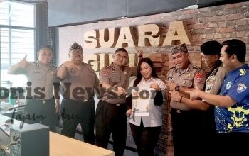Jelang Sura Agung, Polres Gresik Gaungkan “Ayo Jogo Gresik” Lewat Siaran Interaktif di Radio Suara Giri FM
