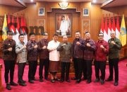 Gubernur Wayan Koster Pimpin Rakor Kepala Daerah se-Bali, Targetkan Pertumbuhan Ekonomi 6,10 Persen pada 2026