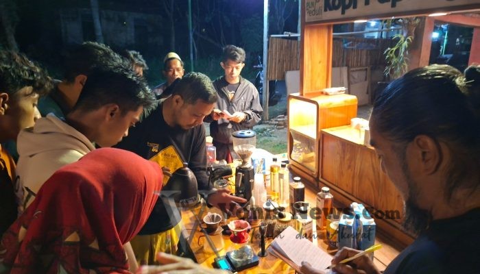 Prestasi PLN Dukung TJSL Berkelanjutan, PLN UIP JBTB Tingkatkan Mutu Kopi Papring Lewat Pelatihan Barista dan Stimulus Usaha