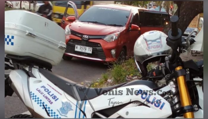 Mobil Toyota Merah Dihentikan Tim Speed Satlantas di Jalan Kenjeran, Pengemudi Diamankan ke Polrestabes Surabaya