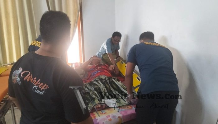 Hotline Lapor Cak Rama Respons Cepat, Polres Gresik Sediakan Ambulans Gratis Antar Pasien Kontrol ke Rumah Sakit