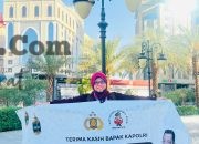 Tangis Haru Guru PAUD Pecah, Kapolri Jenderal Listyo Sigit Wujudkan Mimpi Umroh ke Tanah Suci