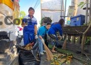 Serangkaian HUT Ke-25 Partai Demokrat, Demokrat Bali Gelar Aksi Ngayah Bersih-Bersih di Pura Dalem Kahyangan Badung