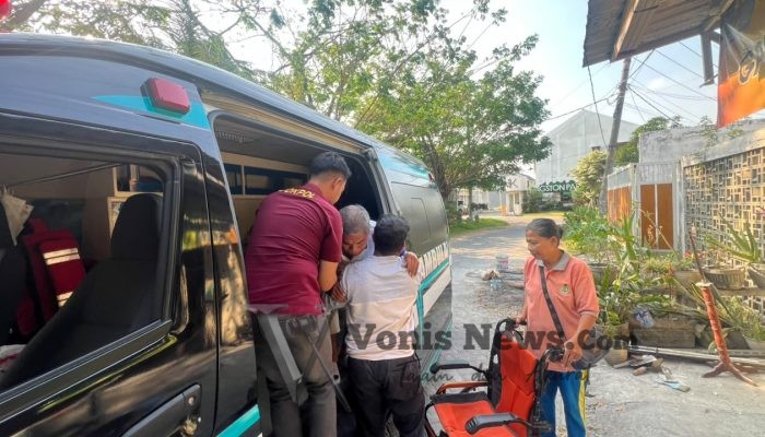 Aksi Humanis Polres Gresik, Ambulans Gratis Antar Pasien dari Rumah Sakit hingga Tiba di Rumah