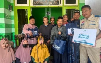 Senyum Dhuafa Mengembang, YBM PLN UIP JBTB Salurkan Sembako untuk 50 Mustahik di Sidoarjo