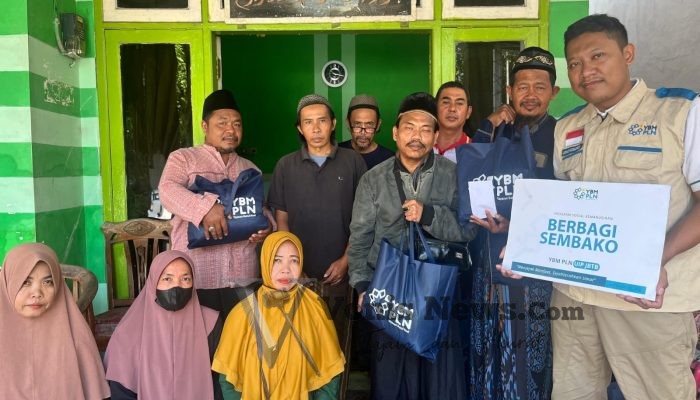 Senyum Dhuafa Mengembang, YBM PLN UIP JBTB Salurkan Sembako untuk 50 Mustahik di Sidoarjo