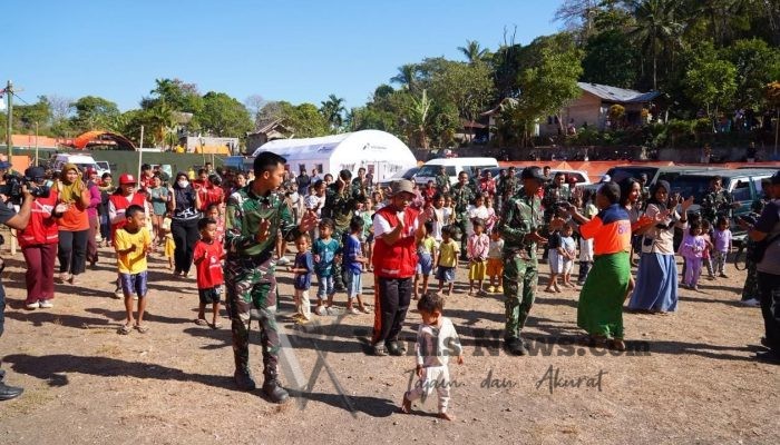 Bangkitkan Semangat Anak Korban Gempa, Kapendam IX/Udayana Dampingi Trauma Healing di Manggarai