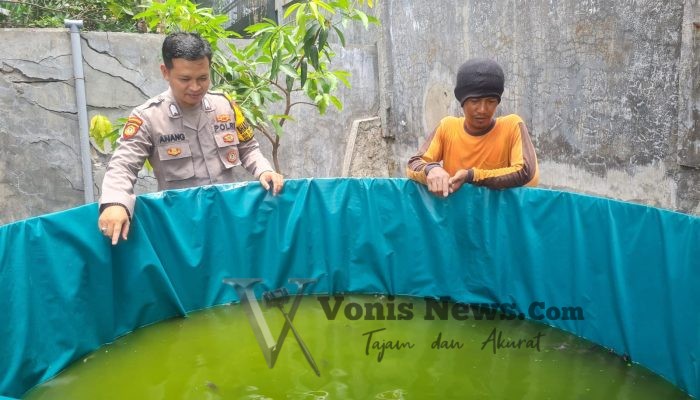Polsek Driyorejo Cek Budidaya Lele di Desa Banjaran, Dorong Ketahanan Pangan dan Swasembada Nasional