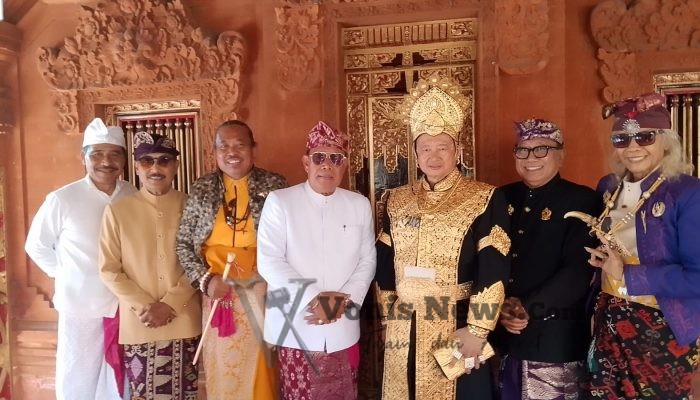 Bagian dari Pelestarian Seni dan Budaya, TuRah Mangku Hadiri Upacara Mabiseka Ida Cokorda Puri Agung Dangin