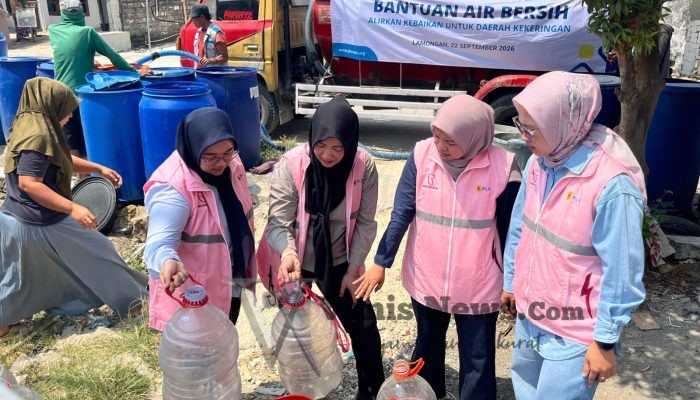 Tanggap Dampak El Nino, PLN UIP JBTB Bersama YBM dan Srikandi PLN Salurkan Bantuan Air Bersih Bagi Warga Kedung kumpul Lamongan