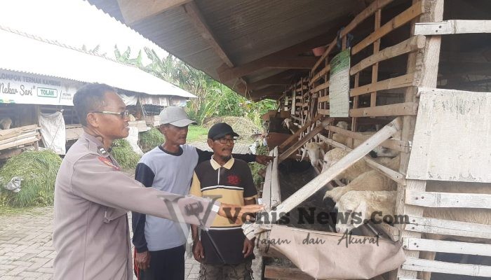 Polsek Kebomas Cek Peternakan Kambing di Kembangan, Perkuat Ketahanan Pangan Gresik