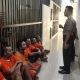 Wakapolres Gresik Cek Rutan Sat Tahti, Pastikan Keamanan, Kebersihan dan Kondisi Tahanan Terpantau