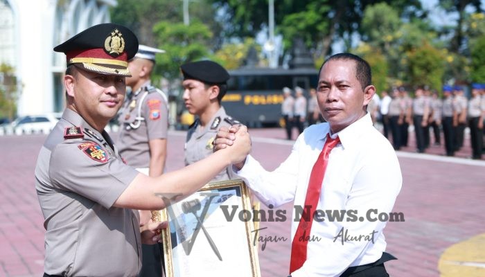 Selamatkan Korban Pengeroyokan dan Ukir Prestasi, Tiga Polisi Gresik Diguyur Penghargaan