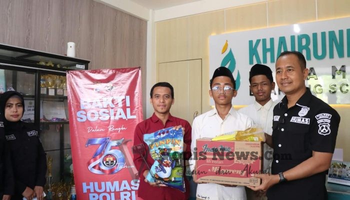 Semarak HUT ke-75 Humas Polri, Polres Gresik Berbagi Sembako untuk Anak Yatim di Panti Asuhan Nurul Hayat