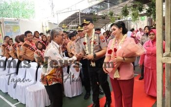 Kapolres Pelabuhan Tanjung Perak Kunjungi SMP Kemala Bhayangkari 8, Tanamkan Nilai Disiplin dan Karakter kepada Siswa